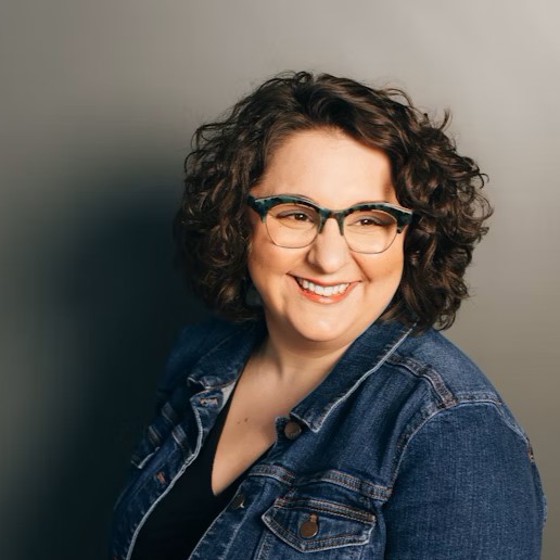 Amanda Ewing Headshot